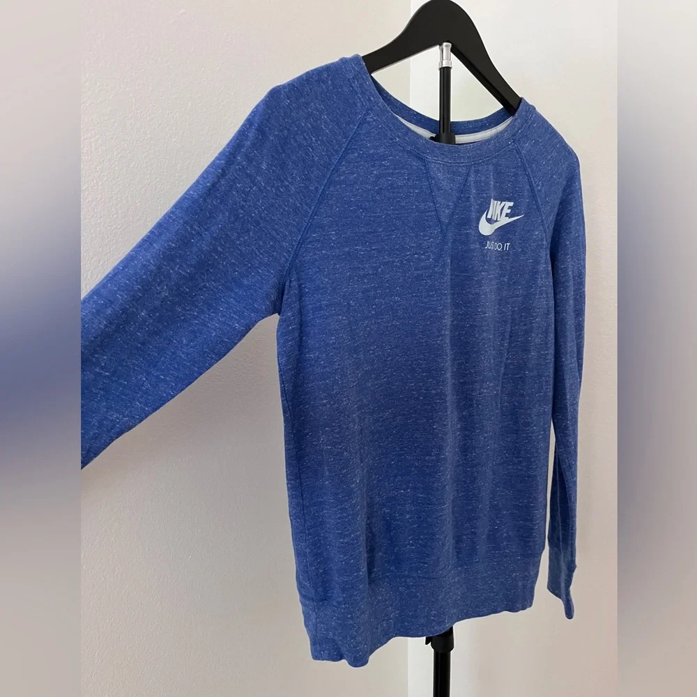 💙 Nike Retro Lightweight Sweatshirt | Heather Blue | Just Do It Logo